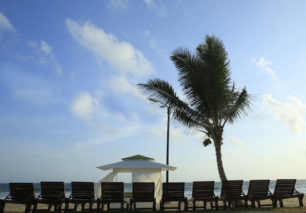 Avenra Beach Хиккадува Экстерьер фото